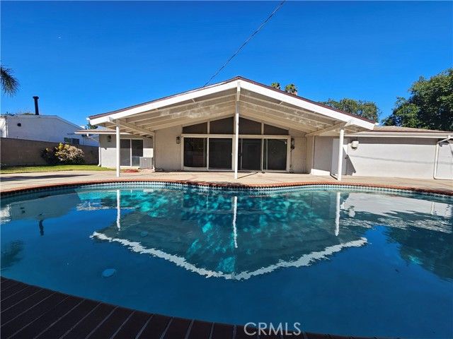 17530 Tuba Street, Northridge (los Angeles), CA 91325