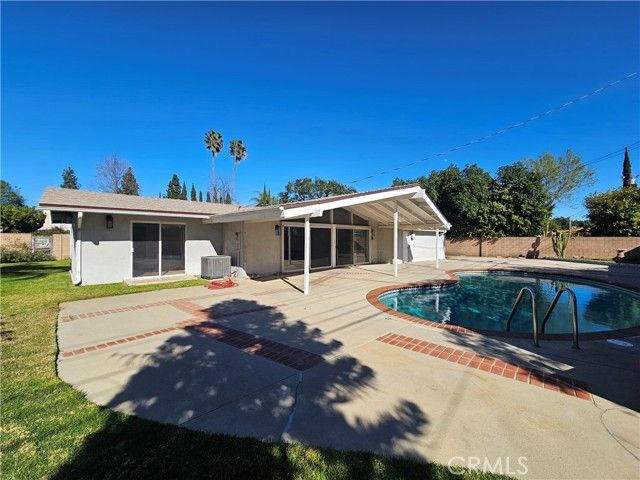 17530 Tuba Street, Northridge (los Angeles), CA 91325