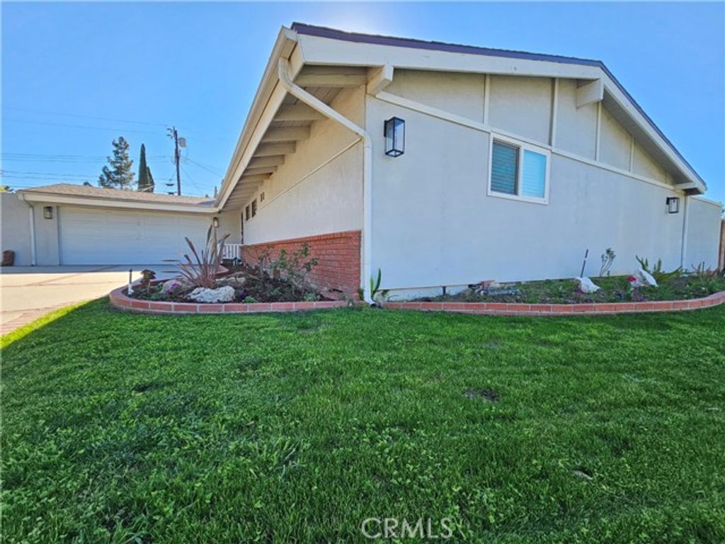 17530 Tuba Street, Northridge (los Angeles), CA 91325