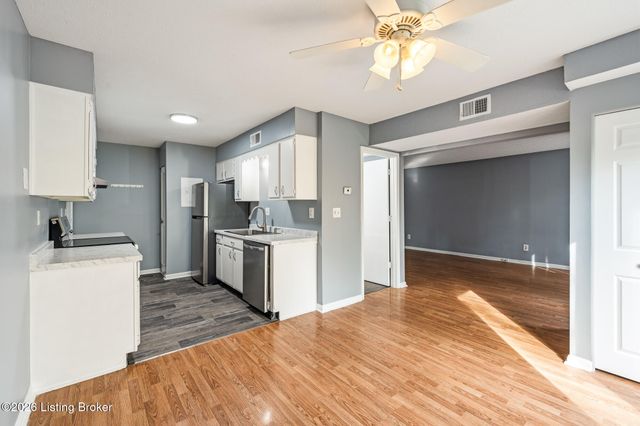 3037 Fordhaven Rd, Louisville, KY 40214