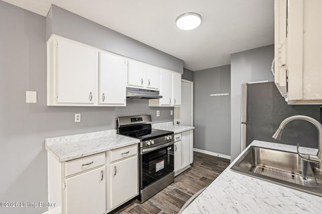 3037 Fordhaven Rd, Louisville, KY 40214