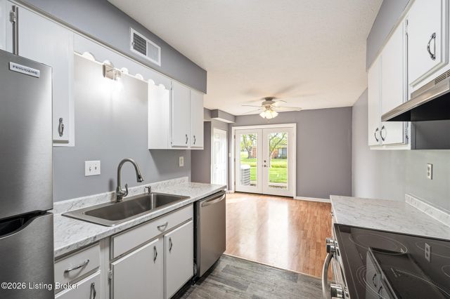 3037 Fordhaven Rd, Louisville, KY 40214