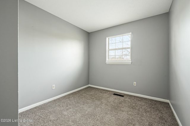 3037 Fordhaven Rd, Louisville, KY 40214