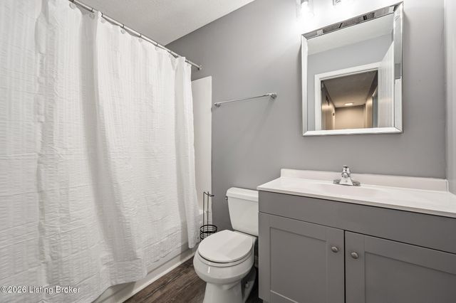 3037 Fordhaven Rd, Louisville, KY 40214