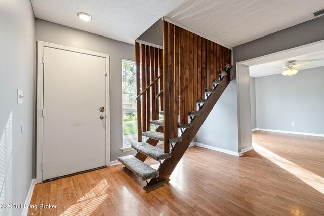 3037 Fordhaven Rd, Louisville, KY 40214