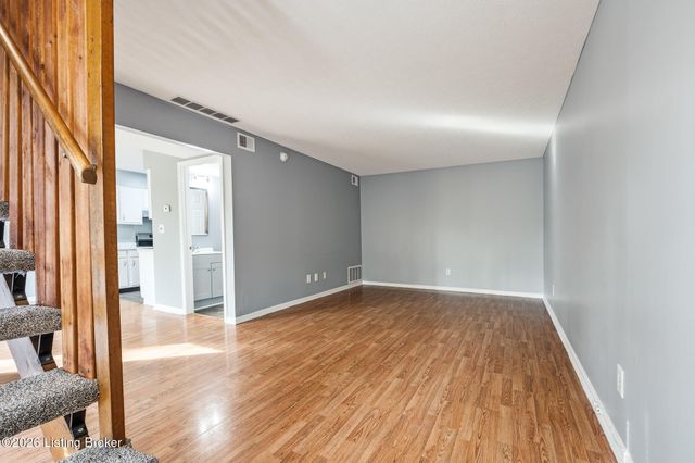 3037 Fordhaven Rd, Louisville, KY 40214