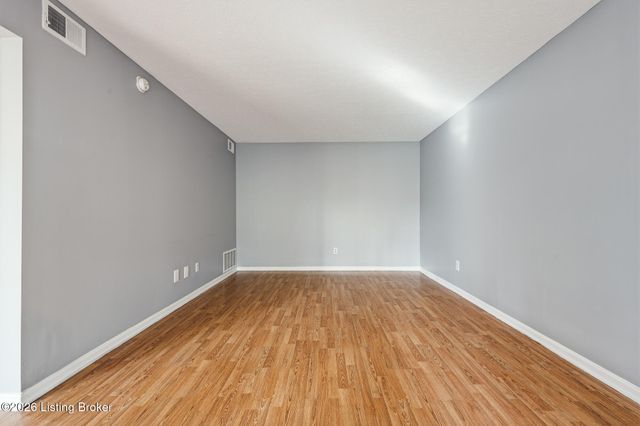 3037 Fordhaven Rd, Louisville, KY 40214