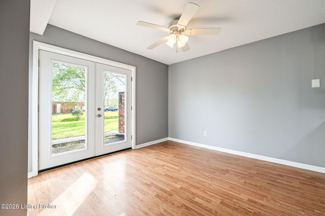 3037 Fordhaven Rd, Louisville, KY 40214