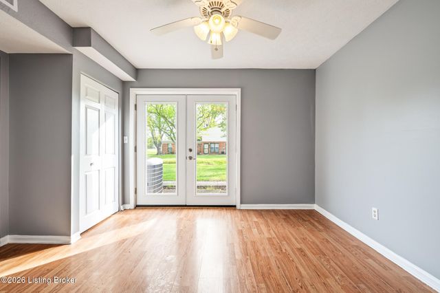 3037 Fordhaven Rd, Louisville, KY 40214