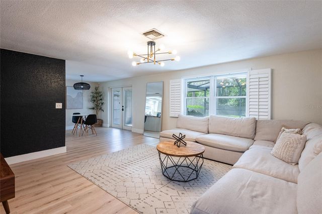 2712 CEDARIDGE DRIVE, Tampa, FL 33618