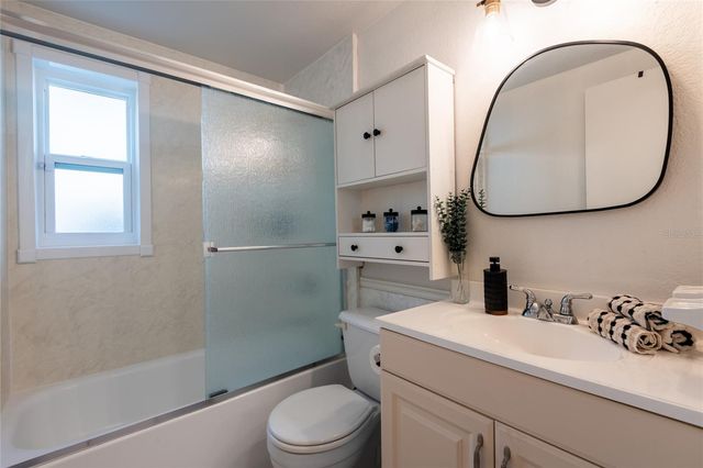 2712 CEDARIDGE DRIVE, Tampa, FL 33618