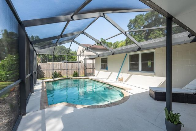 2712 CEDARIDGE DRIVE, Tampa, FL 33618