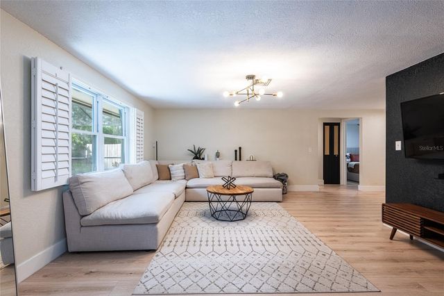 2712 CEDARIDGE DRIVE, Tampa, FL 33618