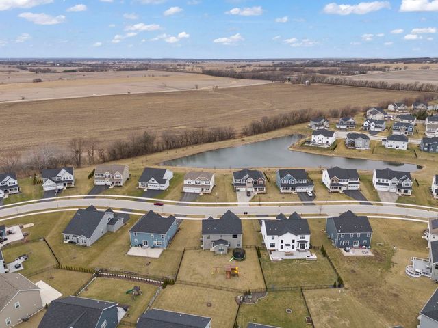 12601 S Poplar Crossing, Plainfield, IL 60585