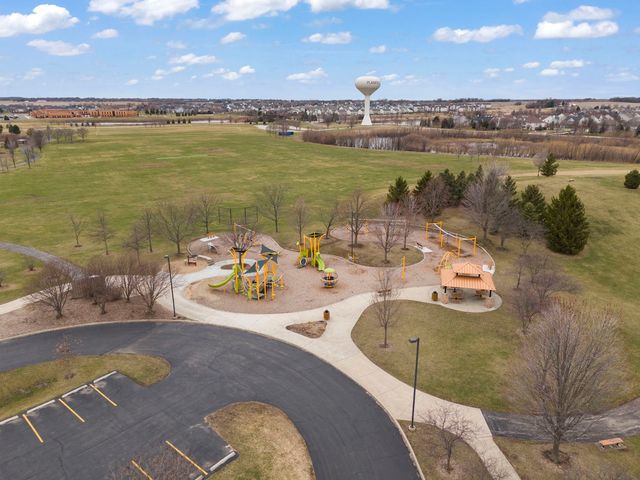 12601 S Poplar Crossing, Plainfield, IL 60585