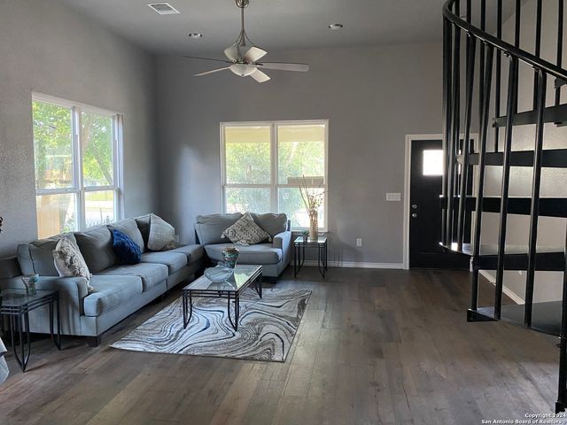 305 SPRUCE ST, San Antonio, TX 78203