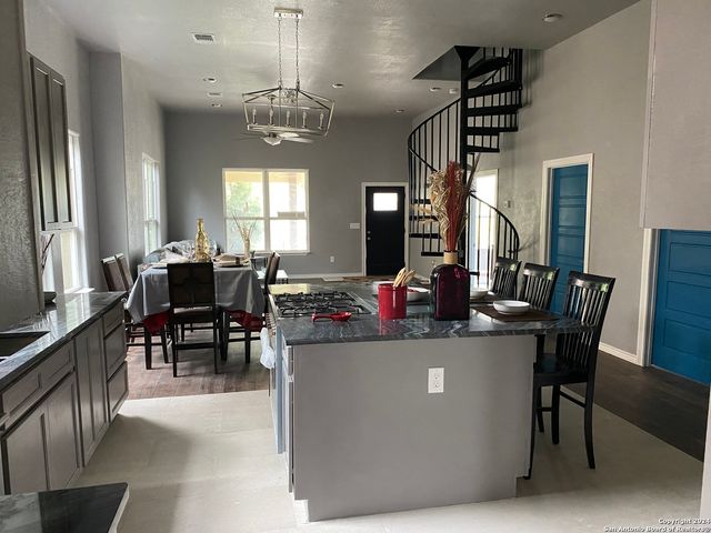 305 SPRUCE ST, San Antonio, TX 78203