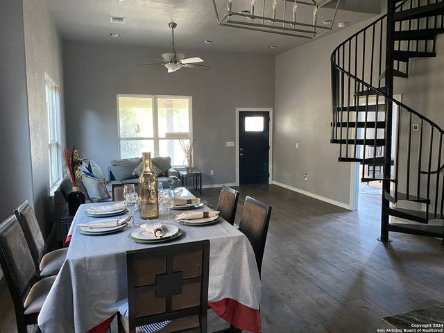 305 SPRUCE ST, San Antonio, TX 78203