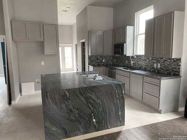 305 SPRUCE ST, San Antonio, TX 78203