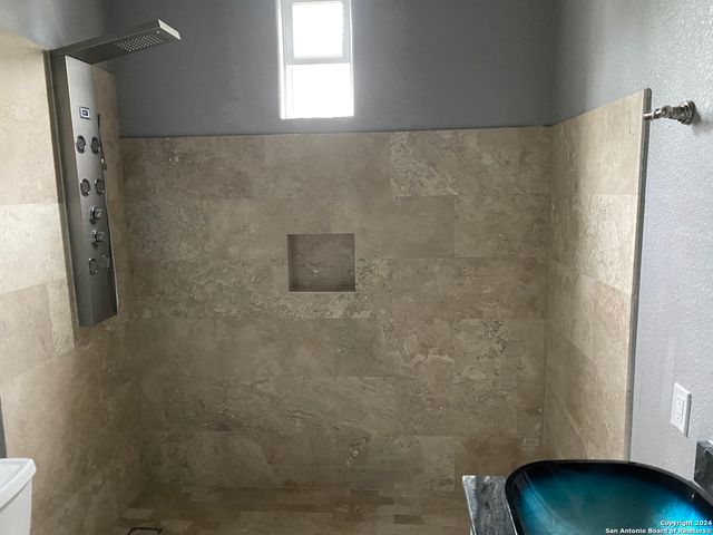 305 SPRUCE ST, San Antonio, TX 78203