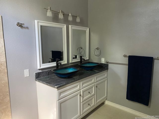 305 SPRUCE ST, San Antonio, TX 78203