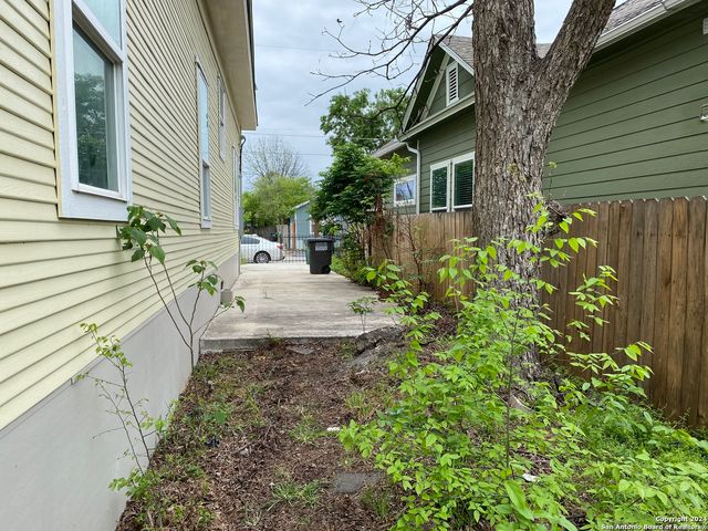 305 SPRUCE ST, San Antonio, TX 78203