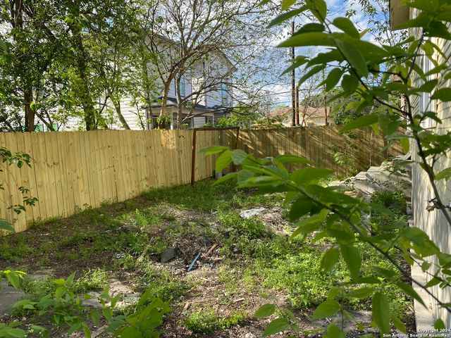 305 SPRUCE ST, San Antonio, TX 78203