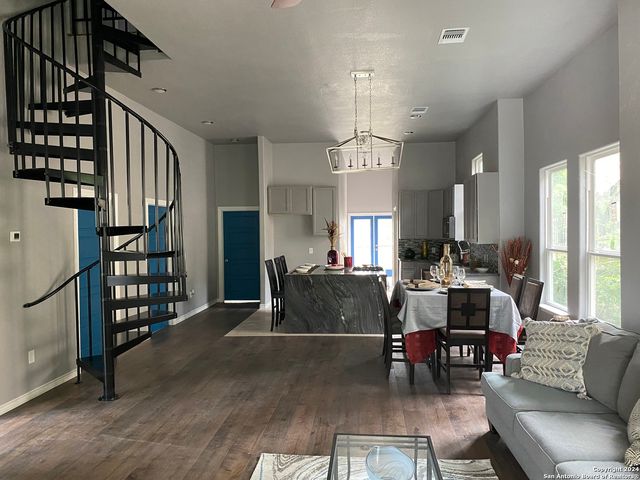 305 SPRUCE ST, San Antonio, TX 78203
