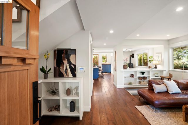 6145 Fremont St, Oakland, CA 94608