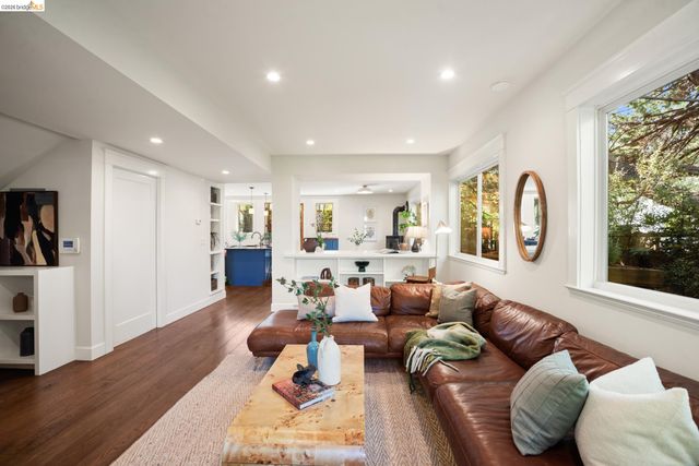 6145 Fremont St, Oakland, CA 94608
