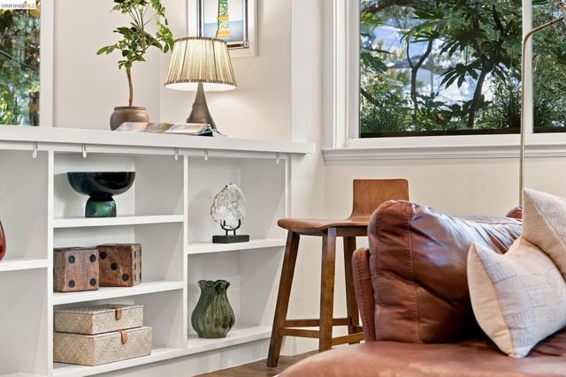 6145 Fremont St, Oakland, CA 94608