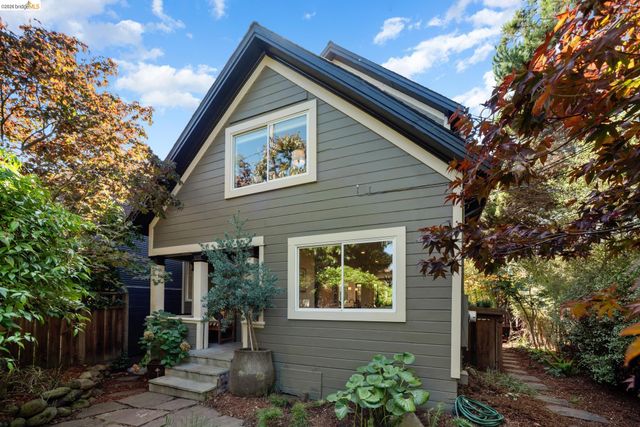 6145 Fremont St, Oakland, CA 94608