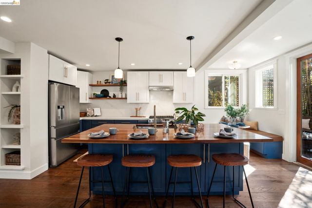 6145 Fremont St, Oakland, CA 94608