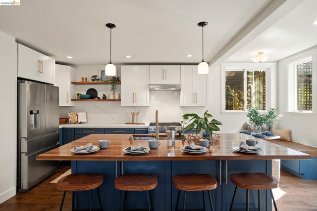 6145 Fremont St, Oakland, CA 94608