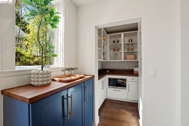 6145 Fremont St, Oakland, CA 94608