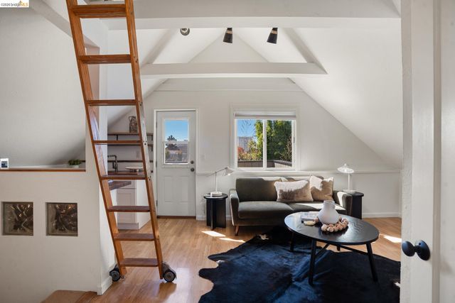 6145 Fremont St, Oakland, CA 94608