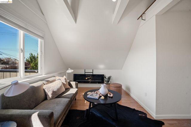 6145 Fremont St, Oakland, CA 94608