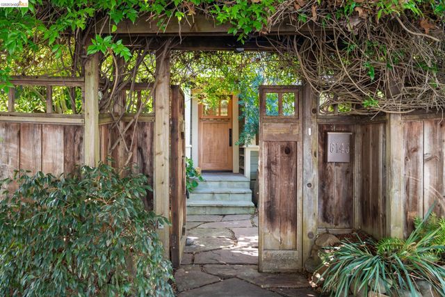 6145 Fremont St, Oakland, CA 94608