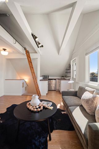 6145 Fremont St, Oakland, CA 94608