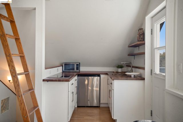 6145 Fremont St, Oakland, CA 94608