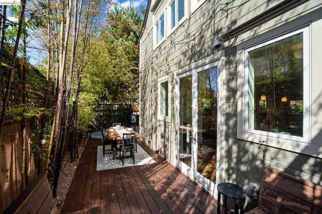6145 Fremont St, Oakland, CA 94608