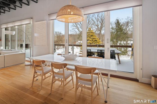 48 Green Meadow Lane, New Canaan, CT 06840