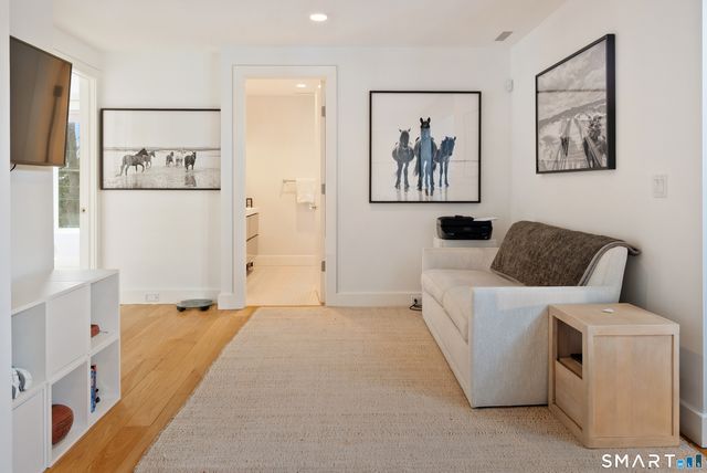 48 Green Meadow Lane, New Canaan, CT 06840