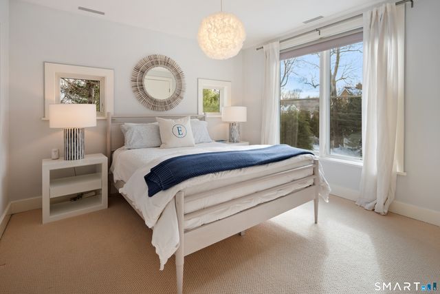 48 Green Meadow Lane, New Canaan, CT 06840