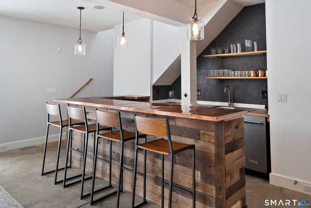 48 Green Meadow Lane, New Canaan, CT 06840