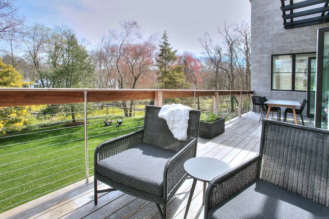 48 Green Meadow Lane, New Canaan, CT 06840