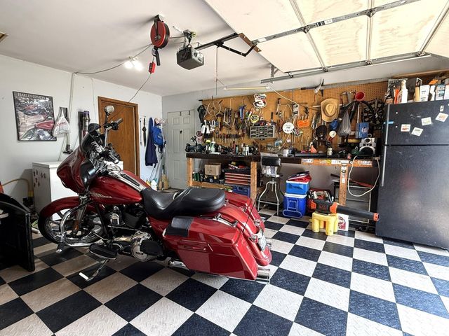 3175 BUCKINGHAM Road, Galesburg, IL 61401