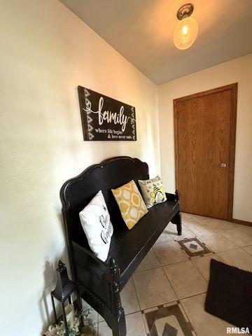 3175 BUCKINGHAM Road, Galesburg, IL 61401