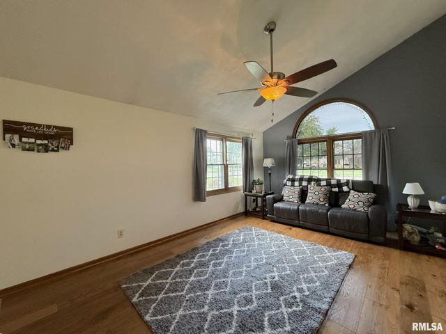 3175 BUCKINGHAM Road, Galesburg, IL 61401