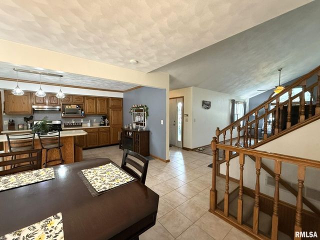 3175 BUCKINGHAM Road, Galesburg, IL 61401